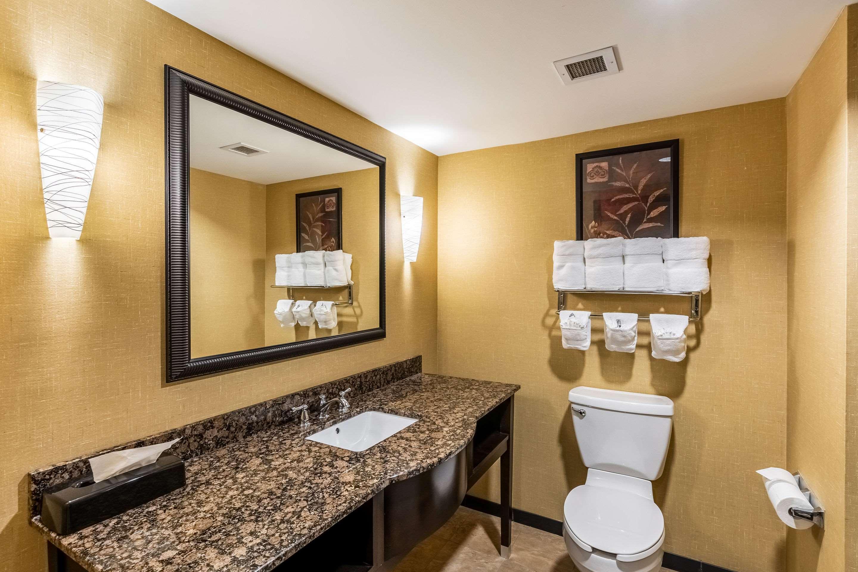 Holiday Inn Express & Suites Lexington By Ihg Exterior foto