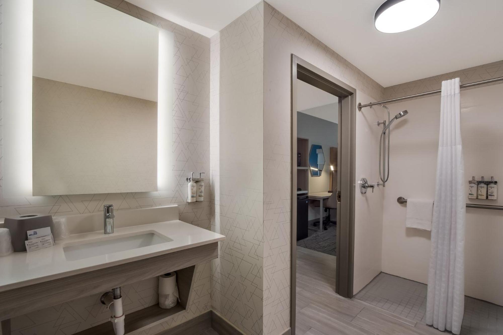 Holiday Inn Express & Suites Lexington By Ihg Exterior foto